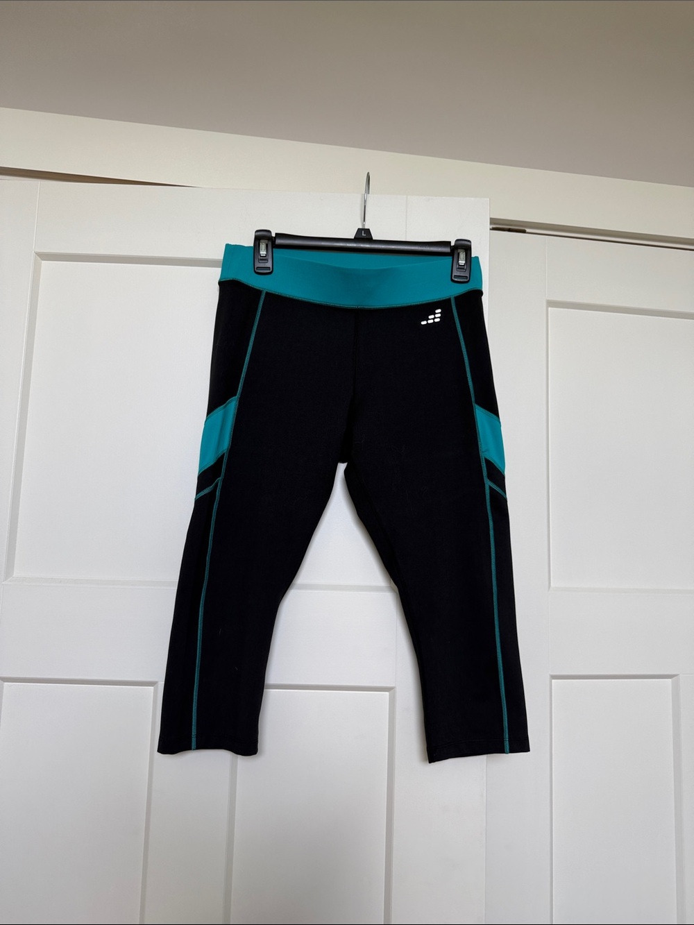 Women’s bcg Black and Teal Athletic Capris Leggings